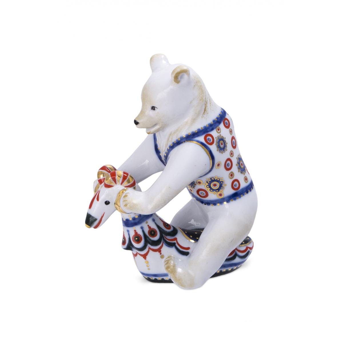 Скульптура "Цирковой медведь" автор Чечулина Г.Д.