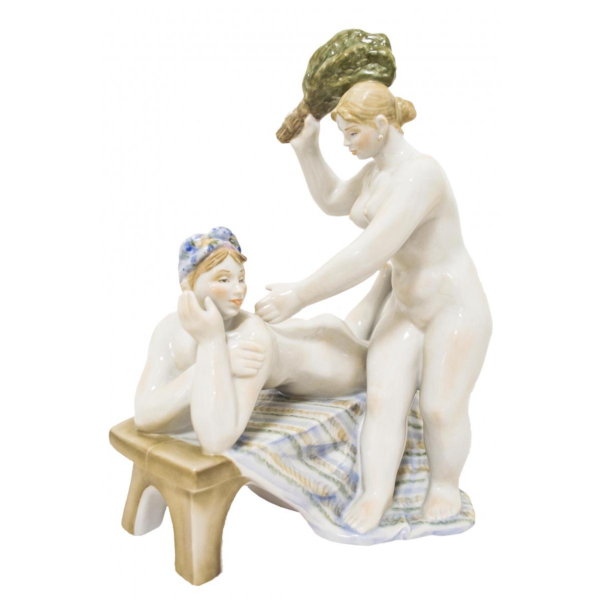 Скульптура "В бане" автор Гатилова Е.И.