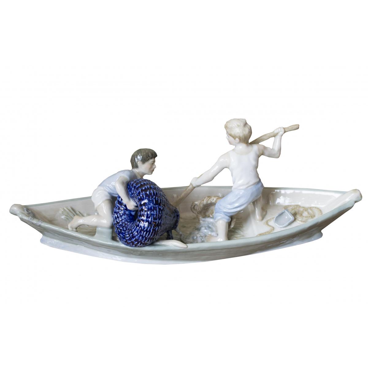 Скульптура "Юные рыбаки" автор Сотников А.Г.
