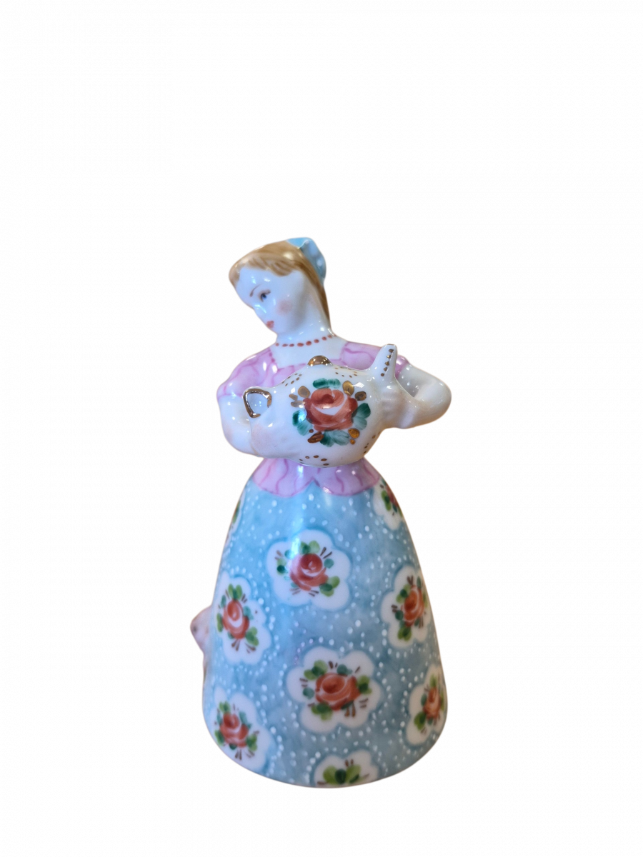 Скульптура"Девушка с чайником" авт.рос.Полякова С.Ю.