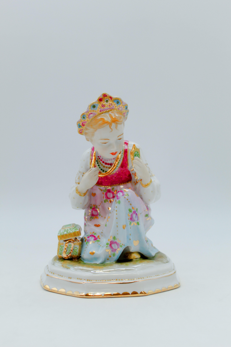 Скульптура"Малахитовая шкатулка" авт.Богданова О.М. рос. Ковтун С.А.