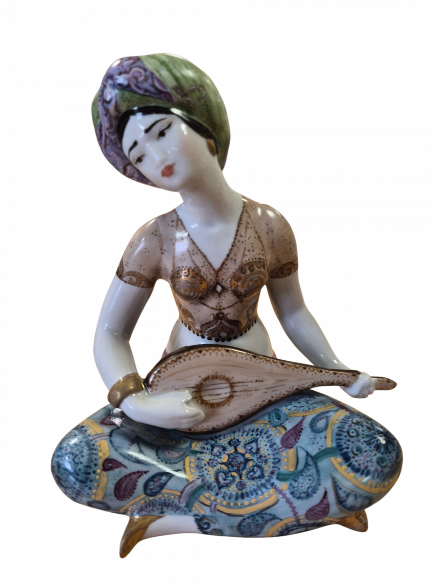 Скульптура"Шахерезада" авт.Богданова О.М рос.Коришева М.В