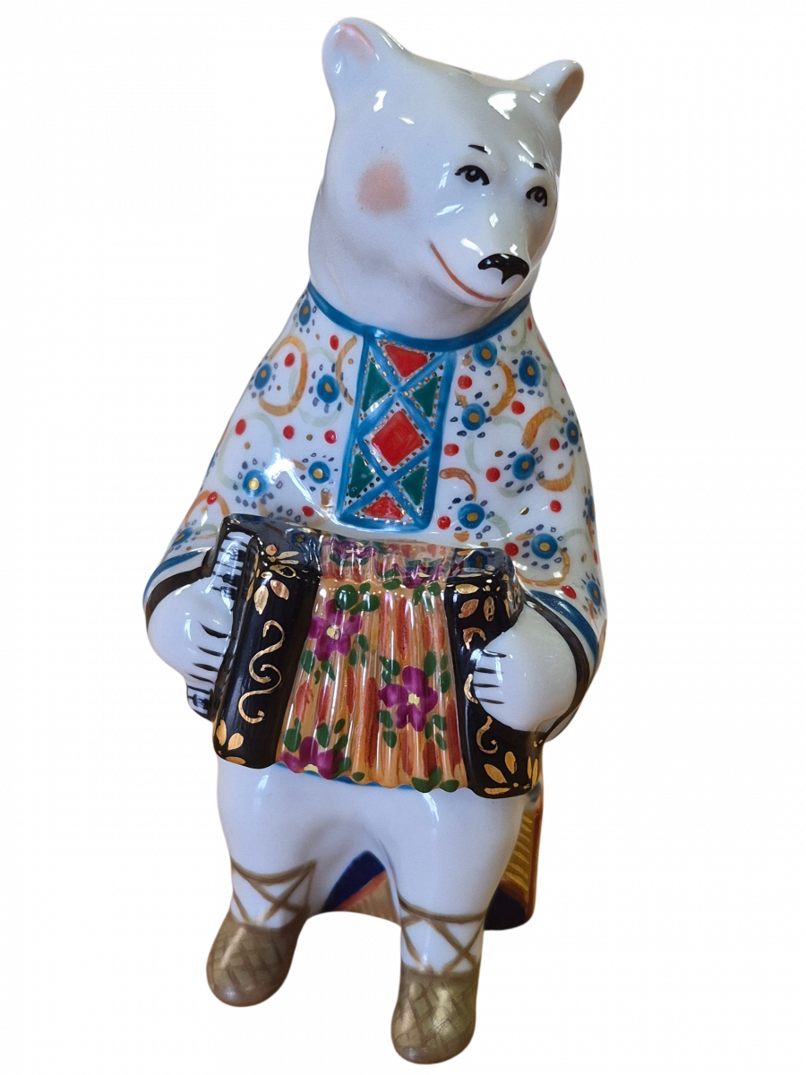 Скульптура"Мишка с гармошкой" авт.рос.Коришевой Е.С.