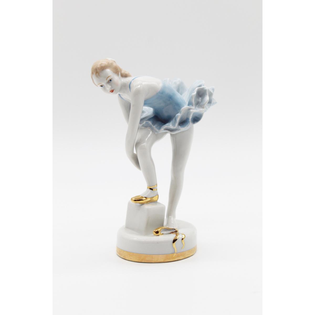 Скульптура Юная балерина авт.Малышева Н.А.(1 категория)