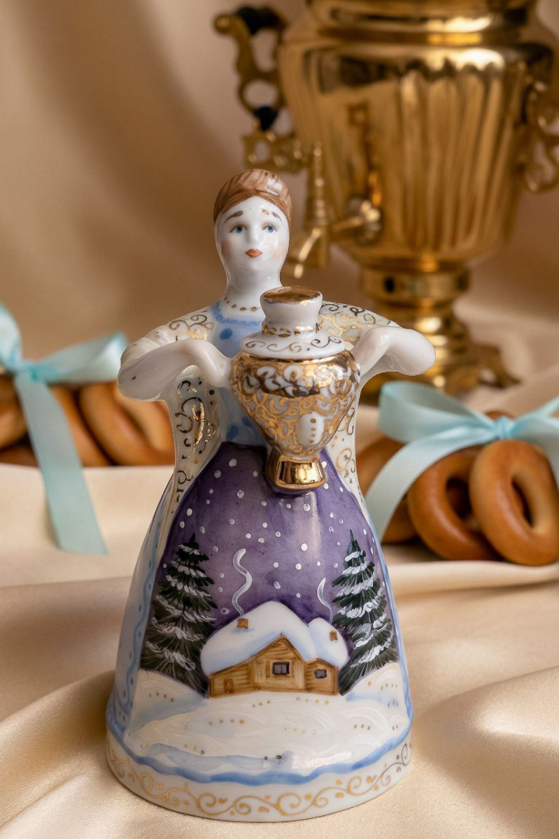 Скульптура"Девушка с самоваром" авт.рос.Полякова С.Ю.