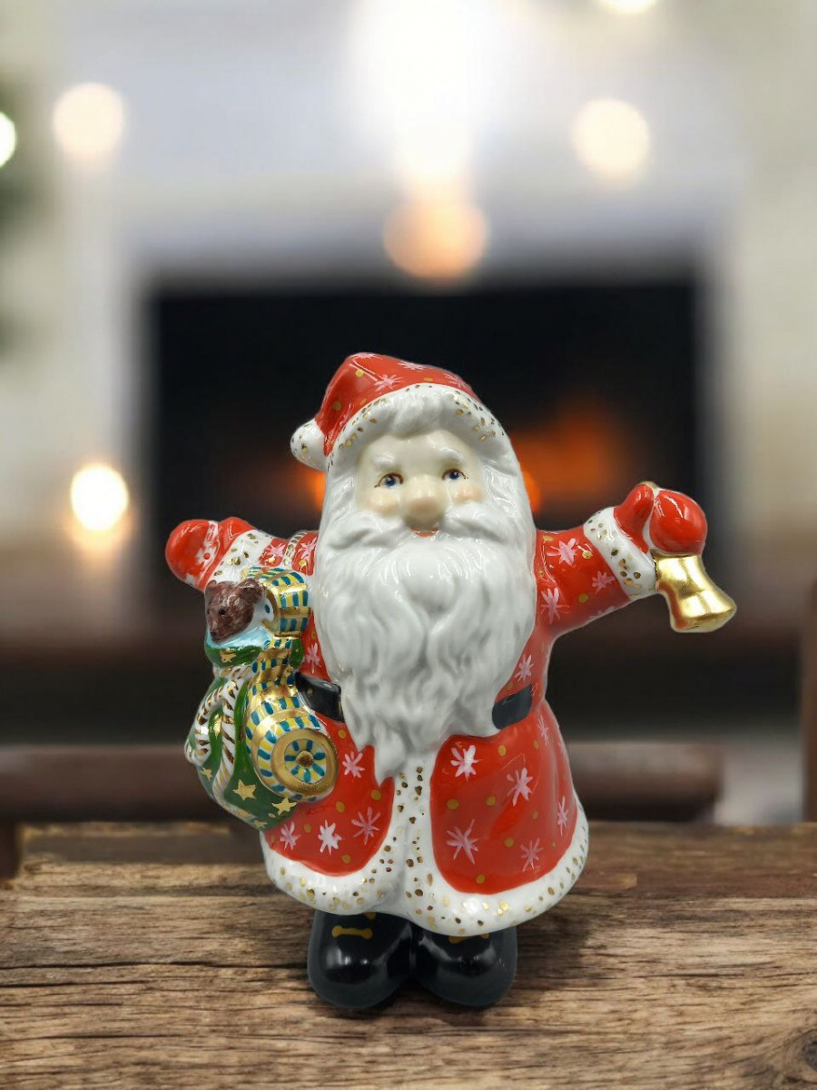 Скульптура"Дед Мороз"  авт.Чечулина Г.Д. рос.Коришева Е.С.																														