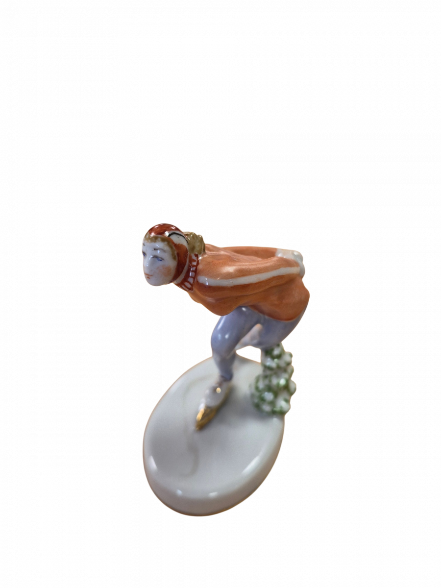 Скульптура"Конькобежка" авт.Тоежная О.П.рос Ширина В.В