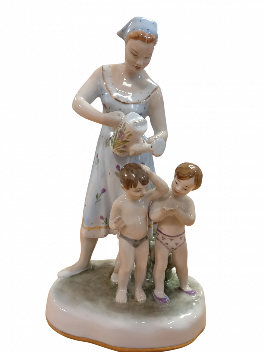 Скульптура"В жаркий полдень" авт.Бржезицкая А.Д. рос.Ковтун С.	А																													