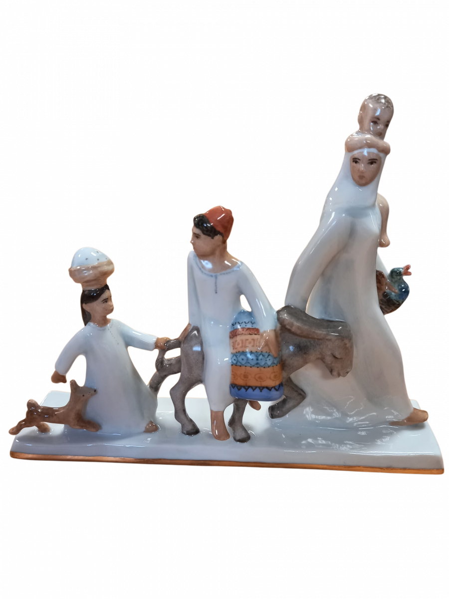 Скульптура"На Каирском базаре"  авт.Бржезицкая А.Д.рос.Коришева М.В.																														