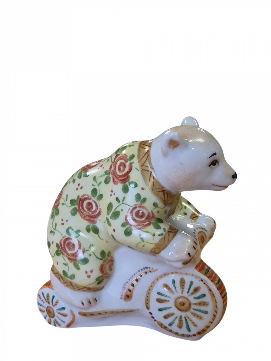 Скульптура" Медведь на велосипеде" авт.Чечулина Г.Д рос.Полякова С.Ю