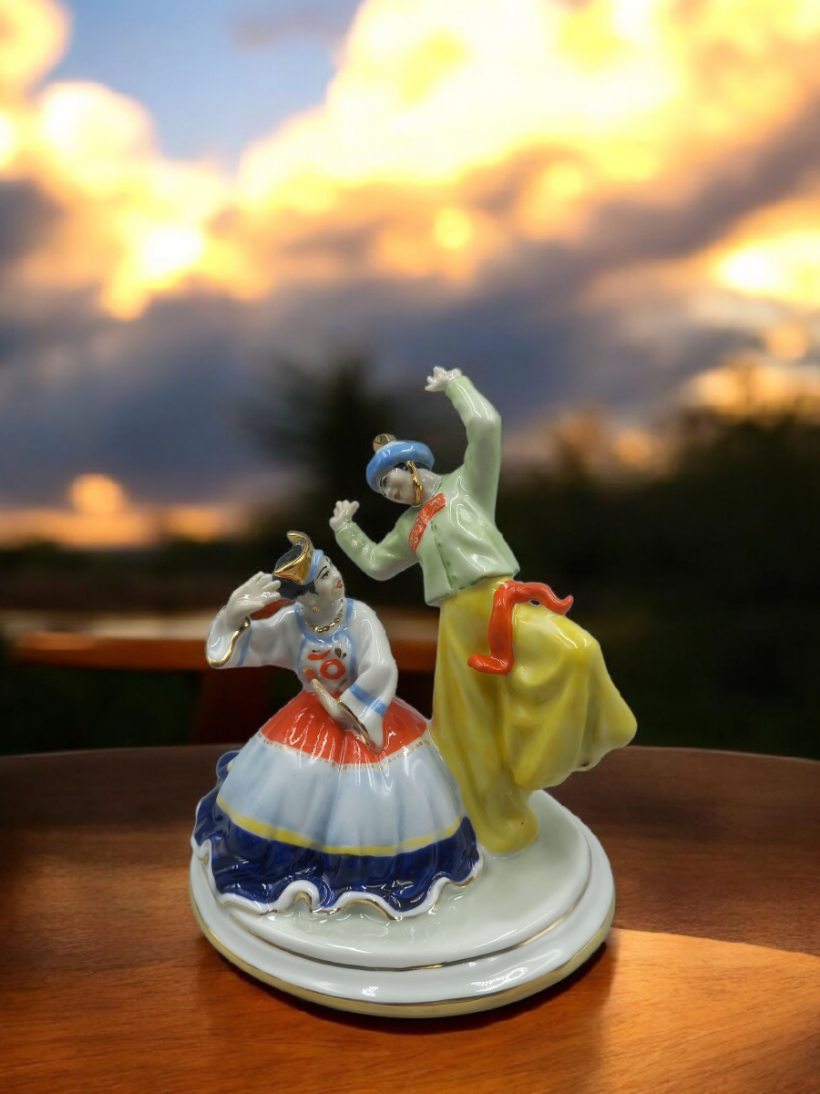 Скульптура"Китайский танец" авт.Пустыгин Н.П.рос.Ковтун С.А.																														