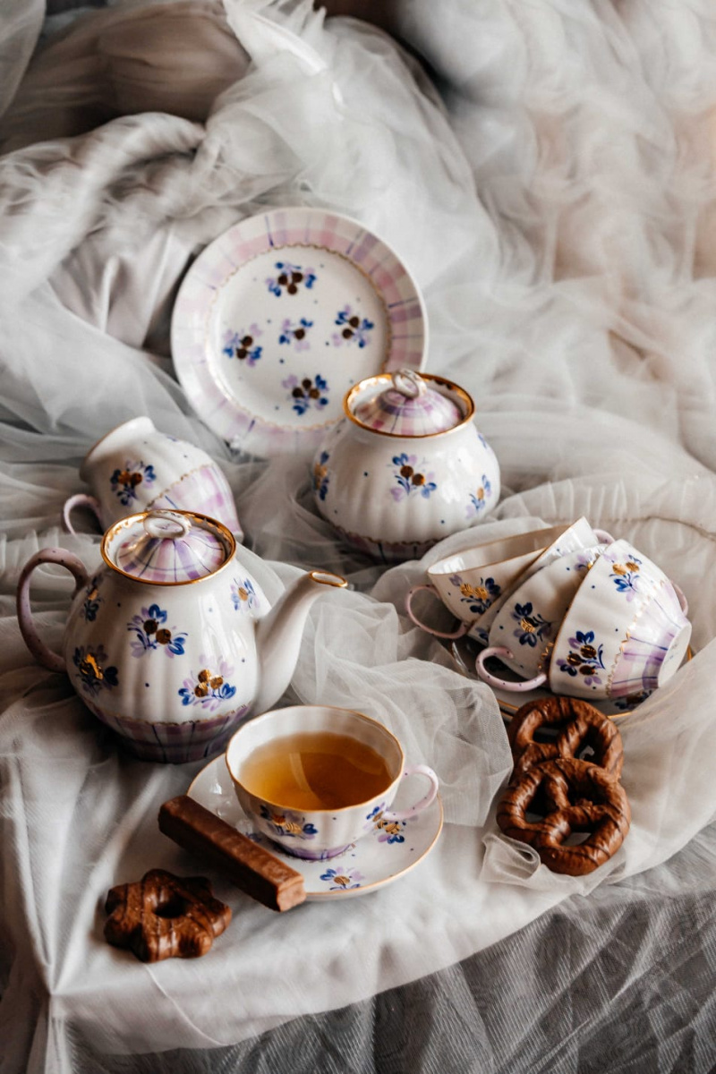 Сервиз чайный 21 предм. Белый лебедь Черника с молоком авт.рос.Шапкина И.А.