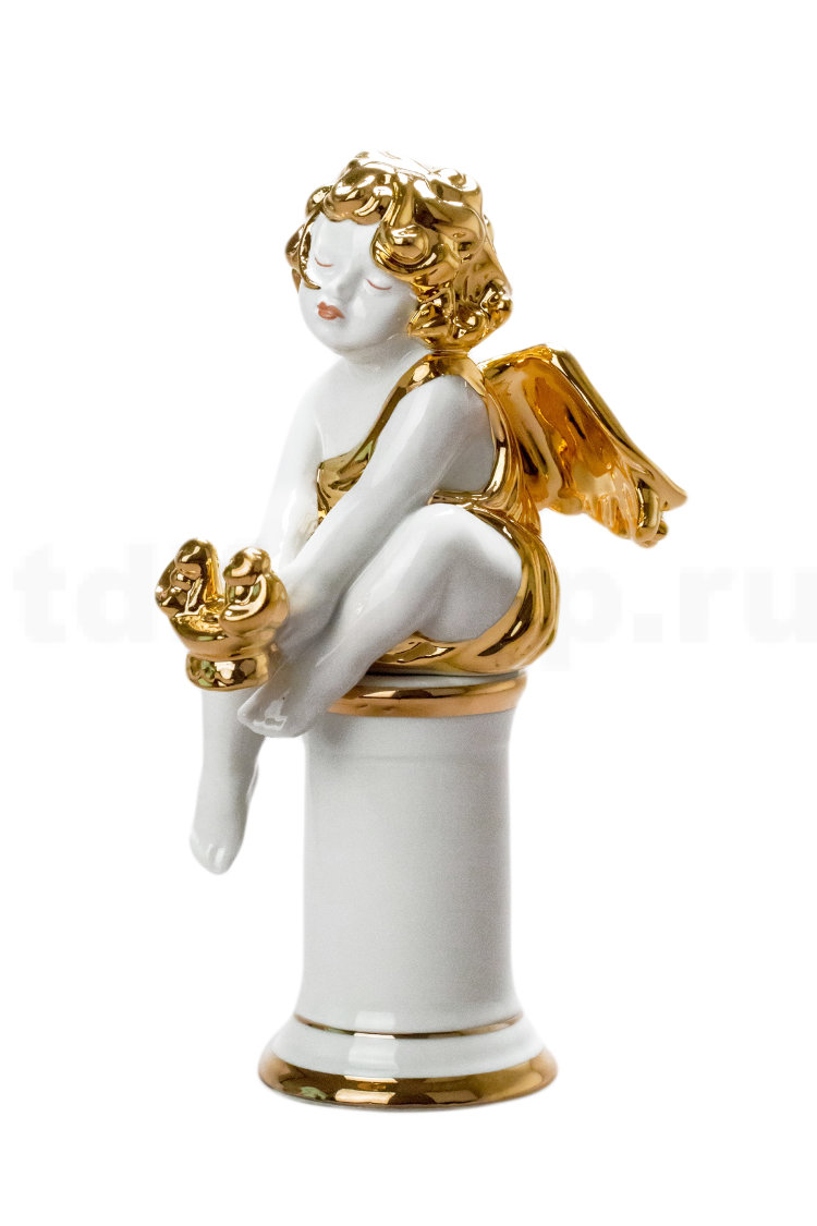 Скульптура  Ангелочек  (золотые крылья) авт.Ропова Д.А. (1 категория)