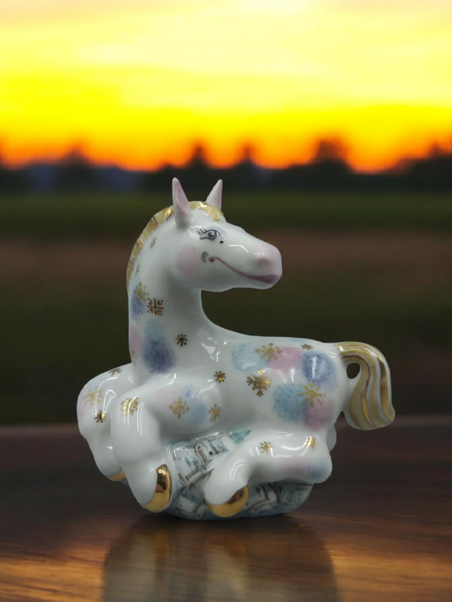 Скульптура"Жеребенок"  авт.Коришева О.П.