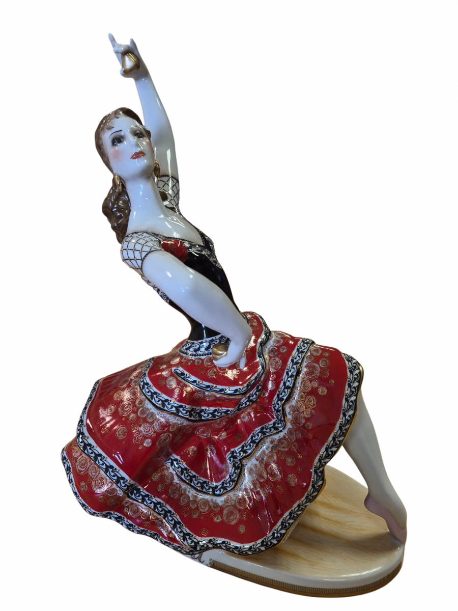 Скульптура"Катрин"авт.рос.Садова Н.И.																														