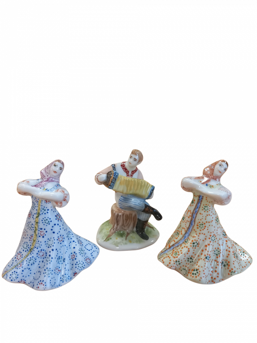 Скульптура"Русский перепляс из 3-х предметов" авт.Бржезицкая А.Д рос.Коришевой М.В