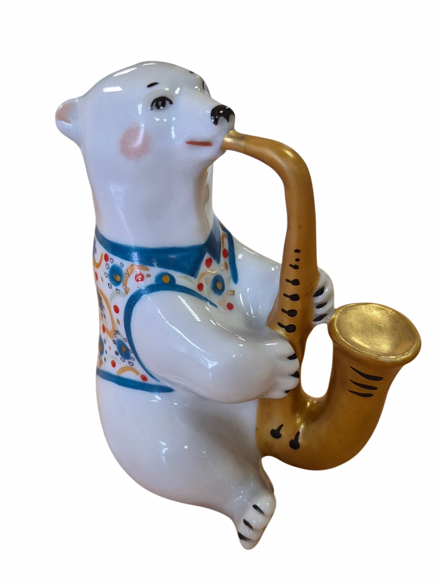 Скульптура"Мишка с саксафоном" авт.Богданова О.М.рос.Коришева Е.С