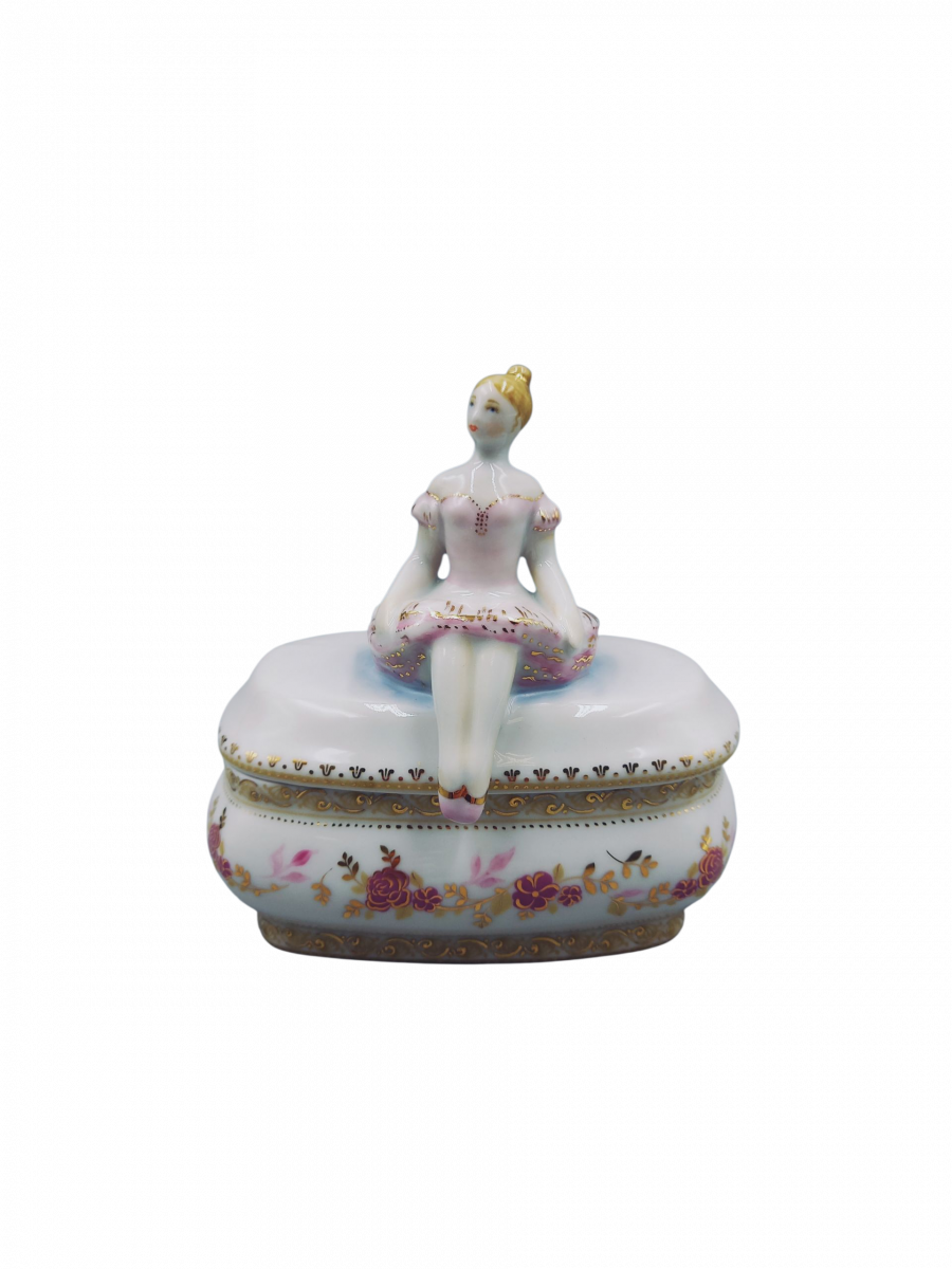 Шкатулка "Балеринка" авт.Чечулина Г.Д. рос.Коришева Е.С.