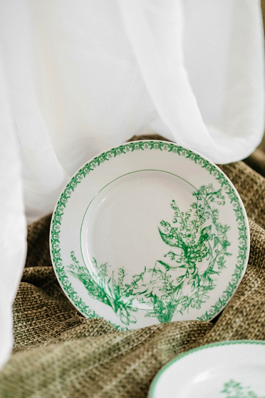 Тарелка мелкая диам. 200 мм Гладкий край Райские ландыши Изумруд