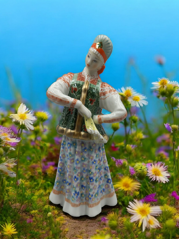 Скульптура"Лебедушка"  авт.Бржезицкая А.Д.рос.Шапкина И.А.